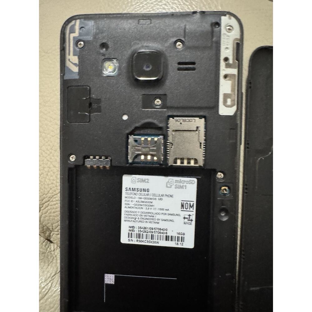 Lot 5 Phones, Some Unlocked, Apple SE And Samsung Alcatel - Picture 10 of 16